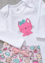 Conjunto Menina Calça estampada, body bordado de Gato e laço faixa