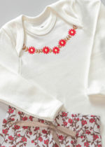conjunto estampado e bordado laço